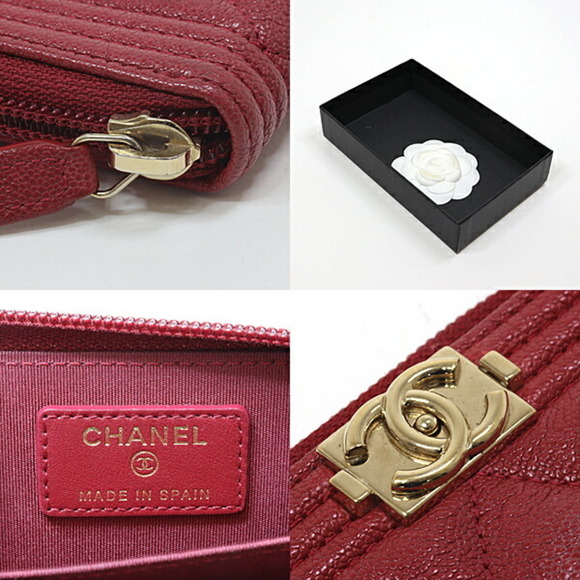 CHANEL Red Caviar Leather Card Holder - Picture 3 of 3
